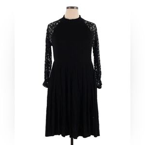 TORRID Jersey Knit Midi Dress With Lace Sleeves Size 2